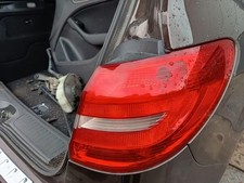Mercedes W246 original R&uuml;ckleuchte rechts aussen Heck Schlusslicht Bj 2014