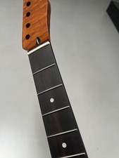 A Stainless steel 22fret Rosewood Roasted Maple Electric Guitar Neck 43mm 2.9mm