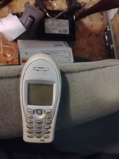 VINTAGE SONY ERICSSON CELL PHONE SEE DESCRIPTION