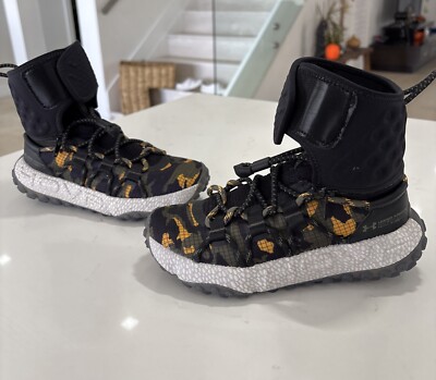 NEW Under Armour UA HOVR Summit Camo Running Boots 3026149 Mens Size 