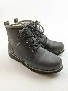 grey boy uggs