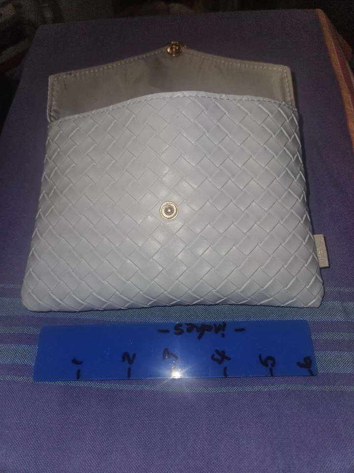 Bolsa de cosméticos Ipsy Jan 2025 CON 6 lápices labiales, varios tonos de rosa/rojo Foto 3 de 4