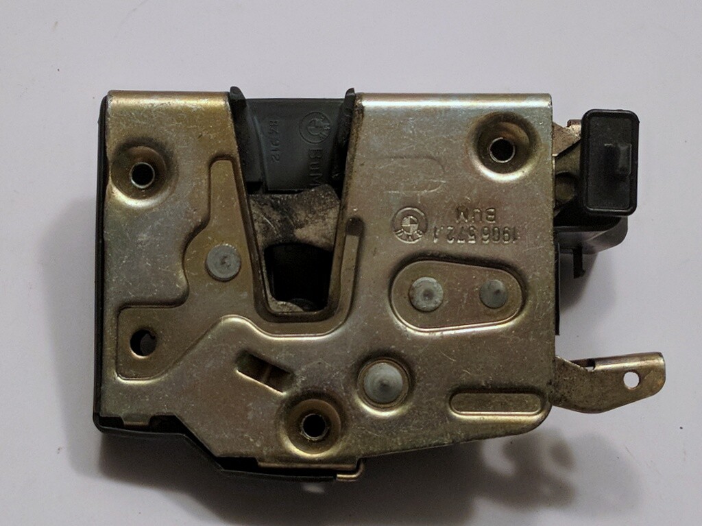Genuine BMW E30 Door latch. Main mechanism. Passenger. Rear 51221906572