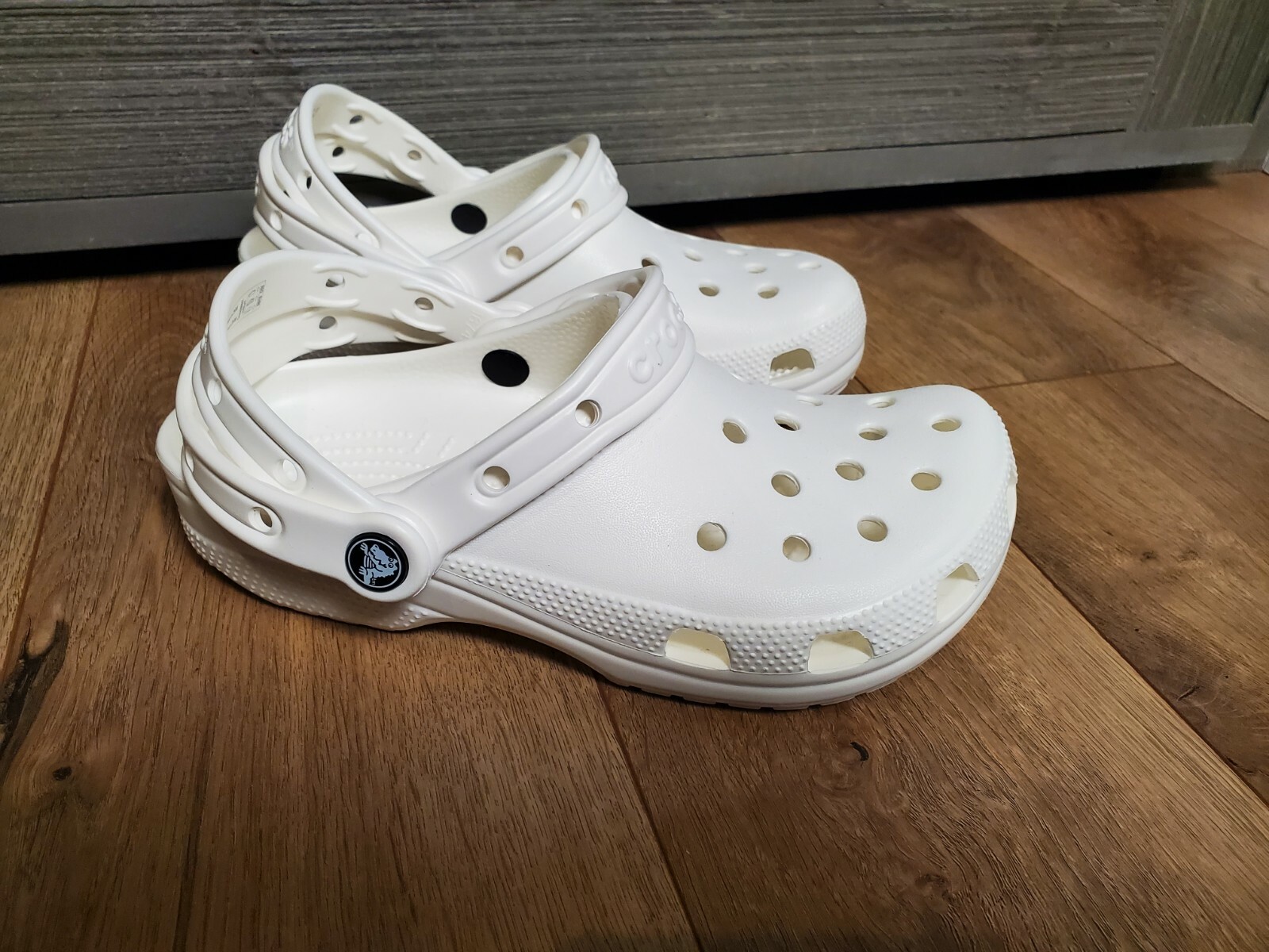 crocs with three straps