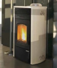 Stufa a pellet anche nocciolino idro Carlotta Omnia 23,5 kw  in acciaio corten