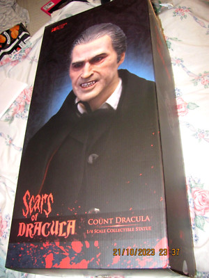 SIDESHOW ~ SCARS OF DRACULA ~ CHRISTOPHER LEE 1:4 Figure STATUE ~ Star Ace ~ MIB