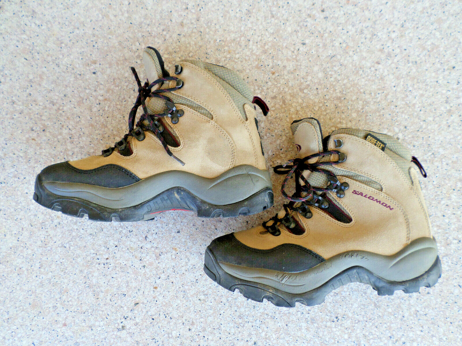 Salomon pelle scamosciata marrone chiaro foderato Goretex 6 pollici. stivali. Donna 7 5 (euro 39)