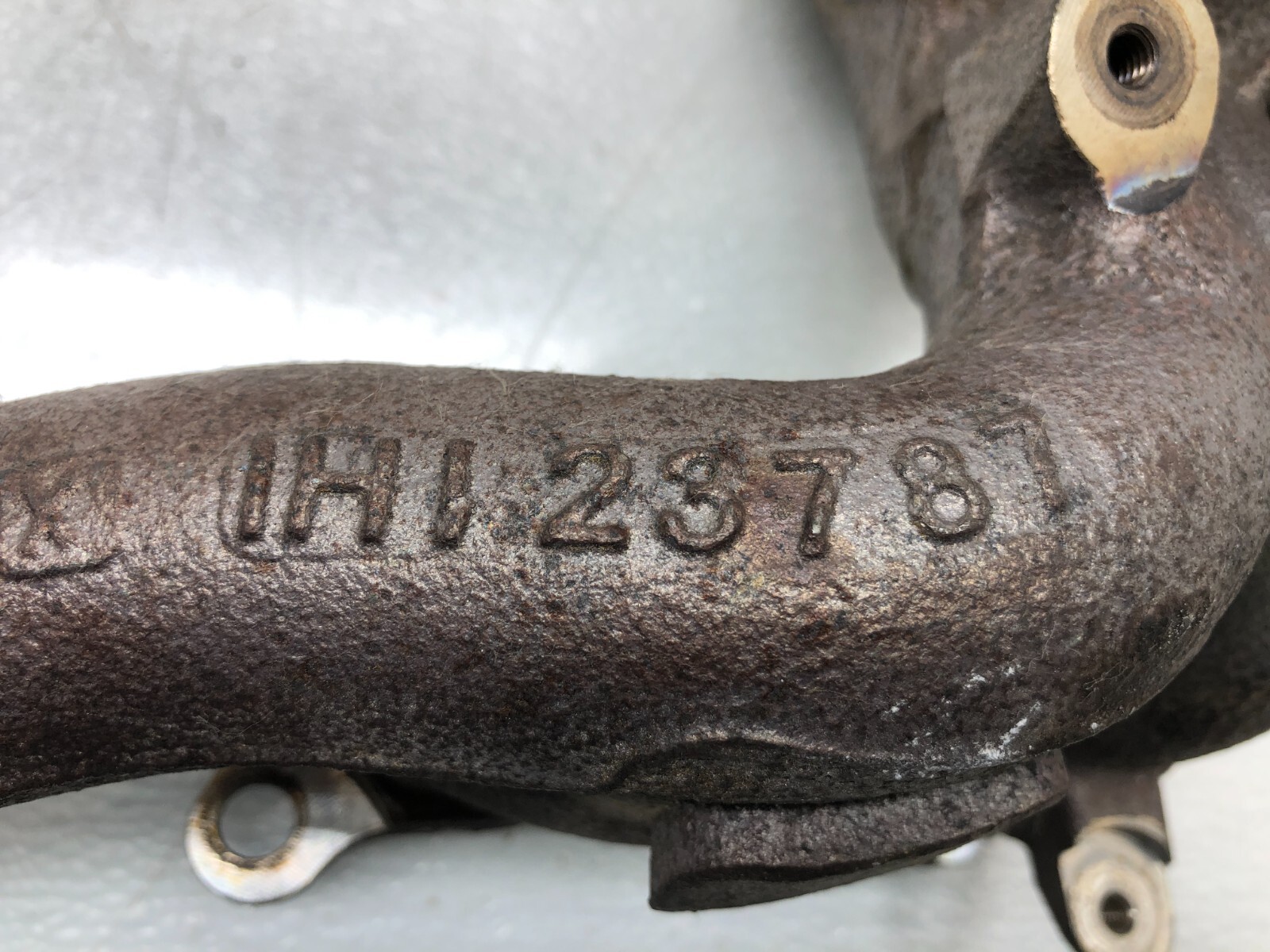 2014-2017 MASERATI GHIBLI SQ4 3.0L RIGHT PASSENGER EXHAUST MANIFOLD HEADERS OEM.
