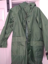 WATER SHED RAIN COAT
