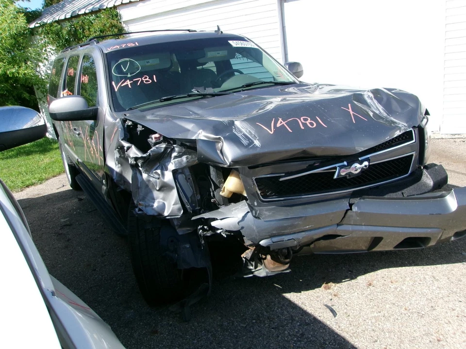 Used Front Left Seat Front fits: 2008 Chevrolet Suburban 1500 bucket-bench L. el - Image 2 of 4
