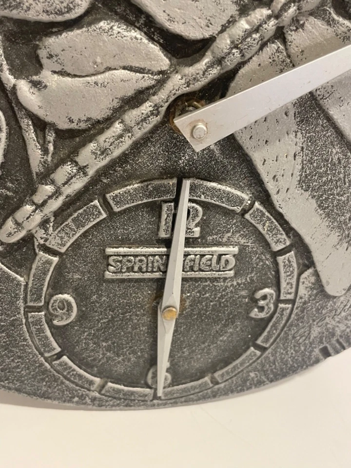 12" ROUND SPRINGFIELD DRAGONFLY METAL THERMOMETER CLOCK - Image 2 of 4