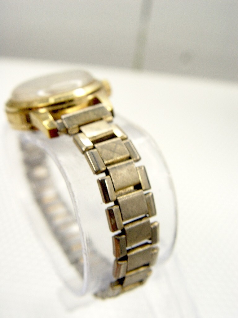 VINTAGE HELBROS INVINCIBLE LADIES WATCH | eBay display picture 3