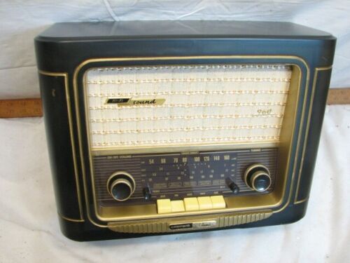Grundig Yacht Boy P2000 World Band Radio F.A. Porsche w/ Leather