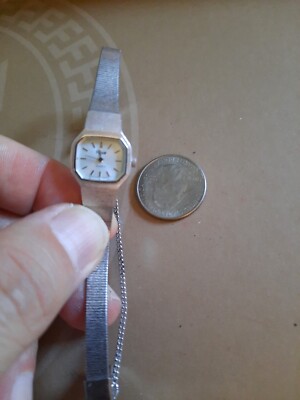 RARE PULSAR HIGH END ORIGINAL  Silver Tone Case Band Quartz Analog NEVER WORN 