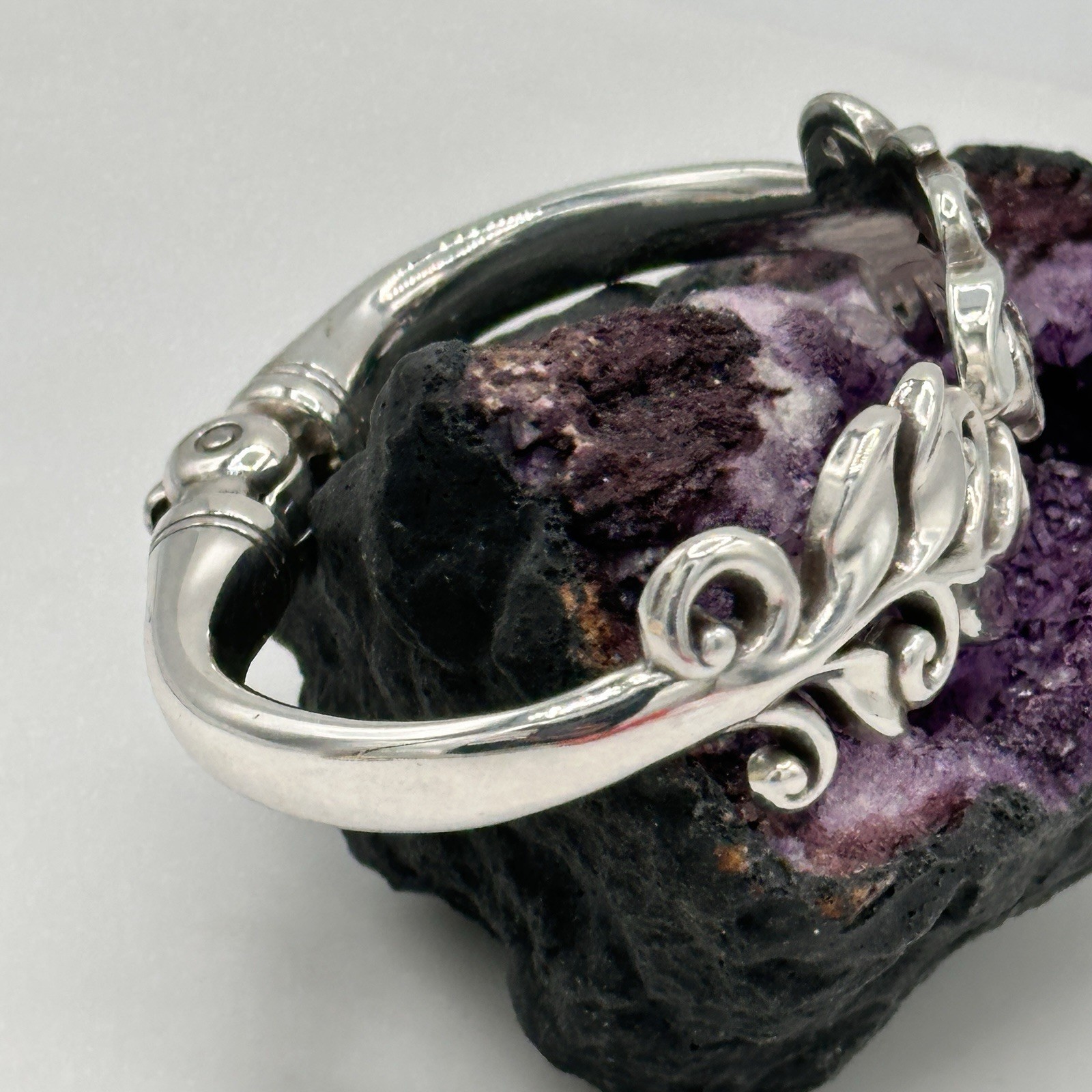 Brighton Laurel Vine Scroll Hinged Bangle Bracele… - image 2