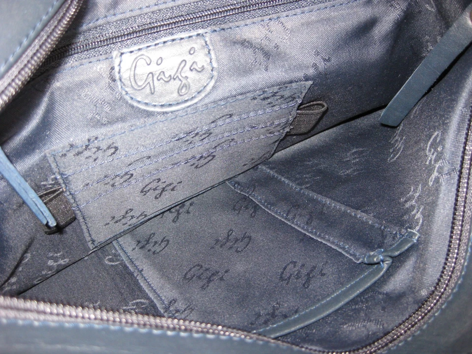 Ladies navy and cream handbag in soft genuine leather by Gigi - Image 4 of 4