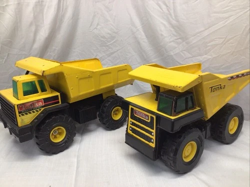 Lot Of 2 VTG Tonka Dump Trucks/1993 Mighty Diesel XMB-975/2009 Tonka 4000