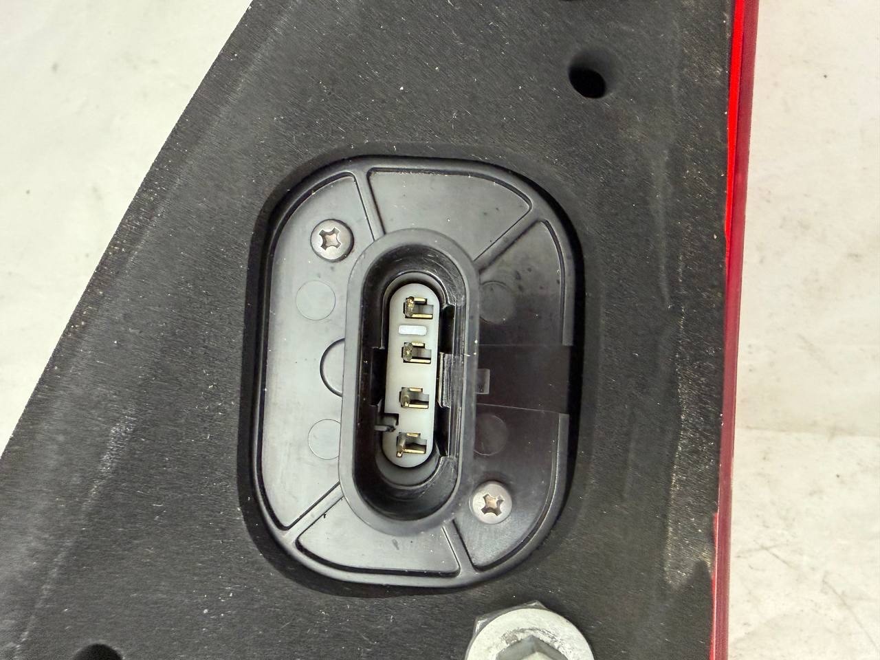 2014-2020 Maserati Quattroporte S RH Right Outer Taillight 6700054510 OEM