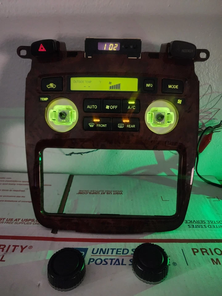 2004 - 2007 Toyota Highlander Woodgrain Digital Climate Control 84010-48171 - Image 3 of 4