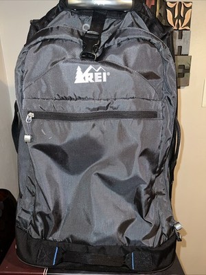 REI OUTDOORS Wheely Beast Rolling Duffel Bag  Carry On Luggage 22''X 15''x 10.5''