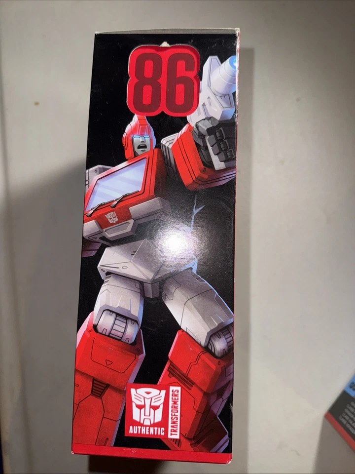 Transformers Studio Series 86-17 Ironhide NIB Damaged Box - Image 3 of 4