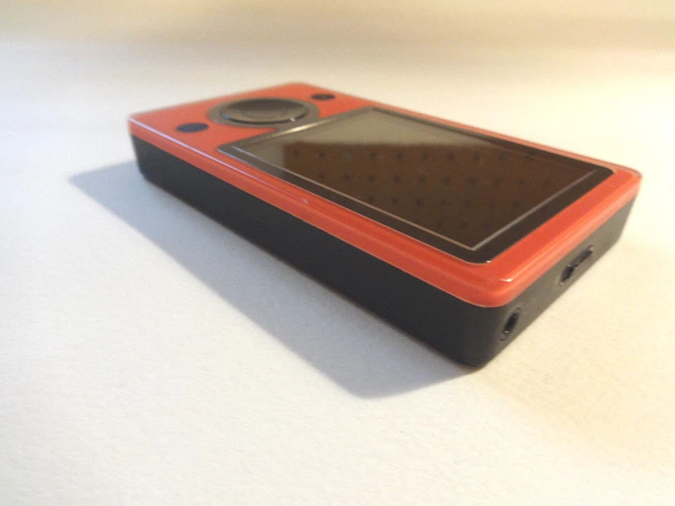 MICROSOFT ZUNE CUStOM ROJO/NEGRO 80GB. DRIVE...BATERÍA NUEVA... Foto 3 de 4