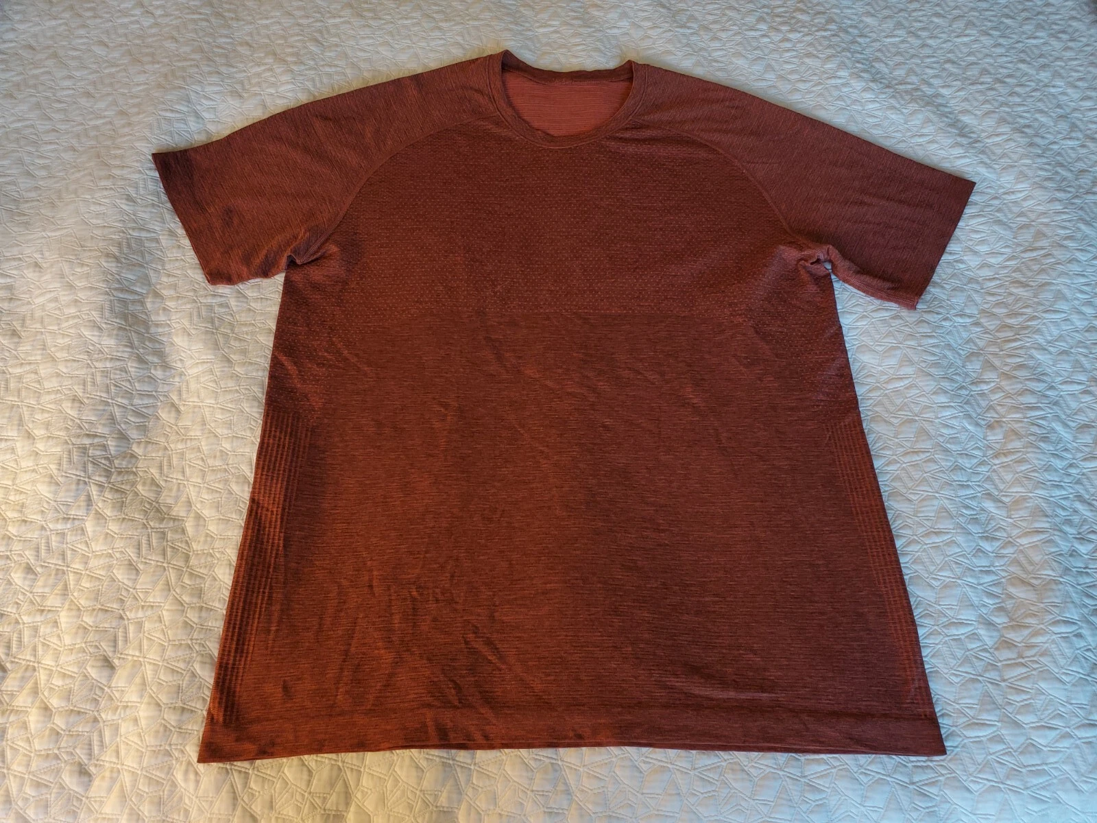 Lululemon Men's Metal Tech Breathe Short Sleeve Shirt AmberOrange/Burnt Carmel L