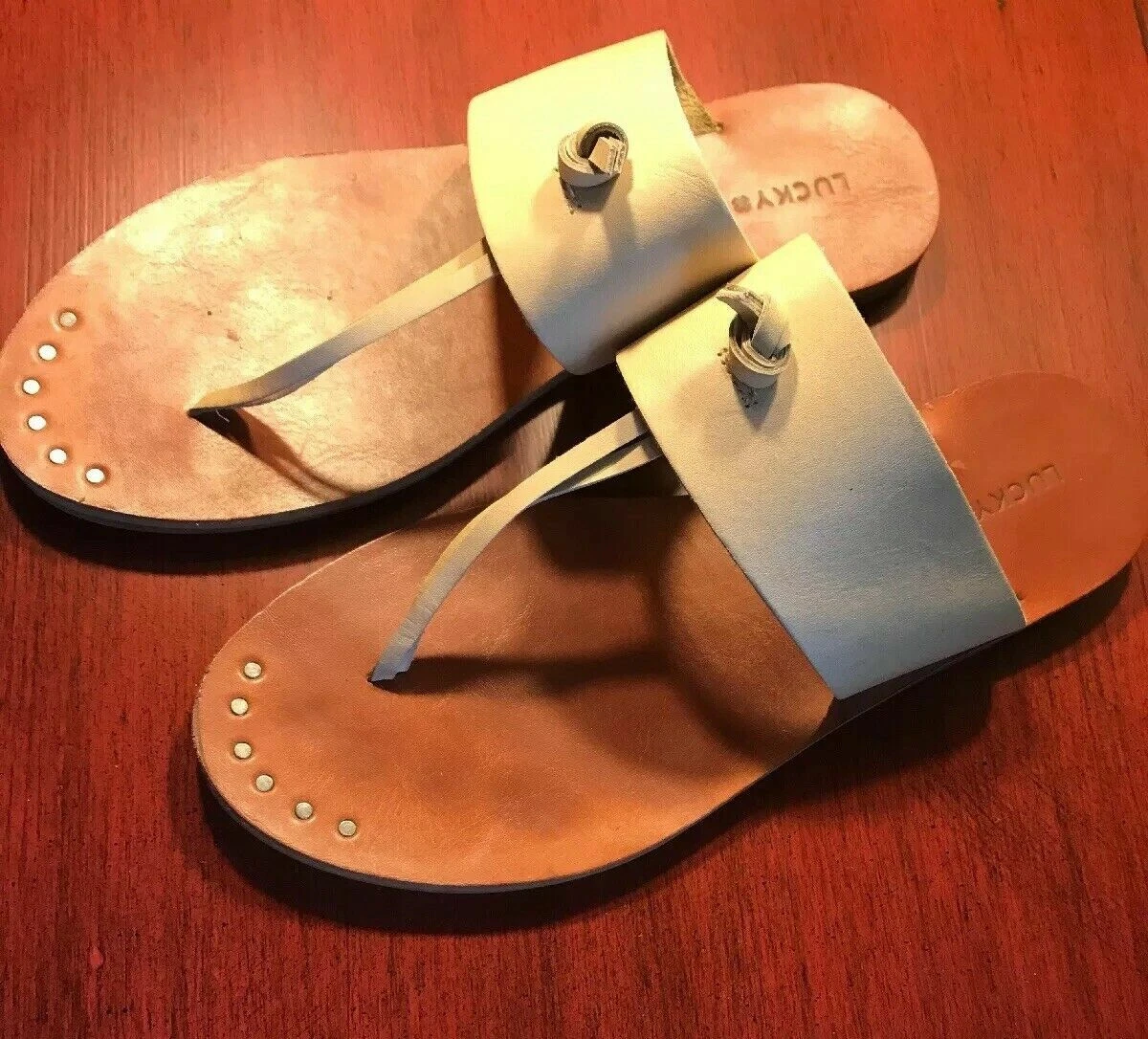Lucky brand flip flops sales