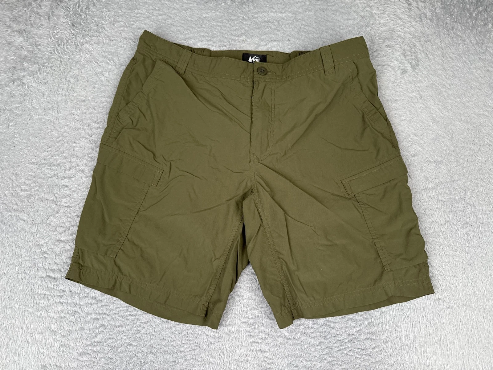 REI Co-op Cargo Shorts Mens 38 Green Microfiber 9 Inseam Elastic Waist Hiking