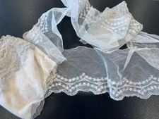 ANTIQUE LACE - 226” VINTAGE LACE W/METALLIC  FOR DRESSMAKERS, DOLLS, ETC