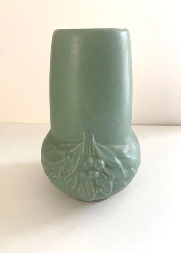 Early McCoy Pottery Leaves & Berries Stove Pipe Vase Green Matte Earthenware