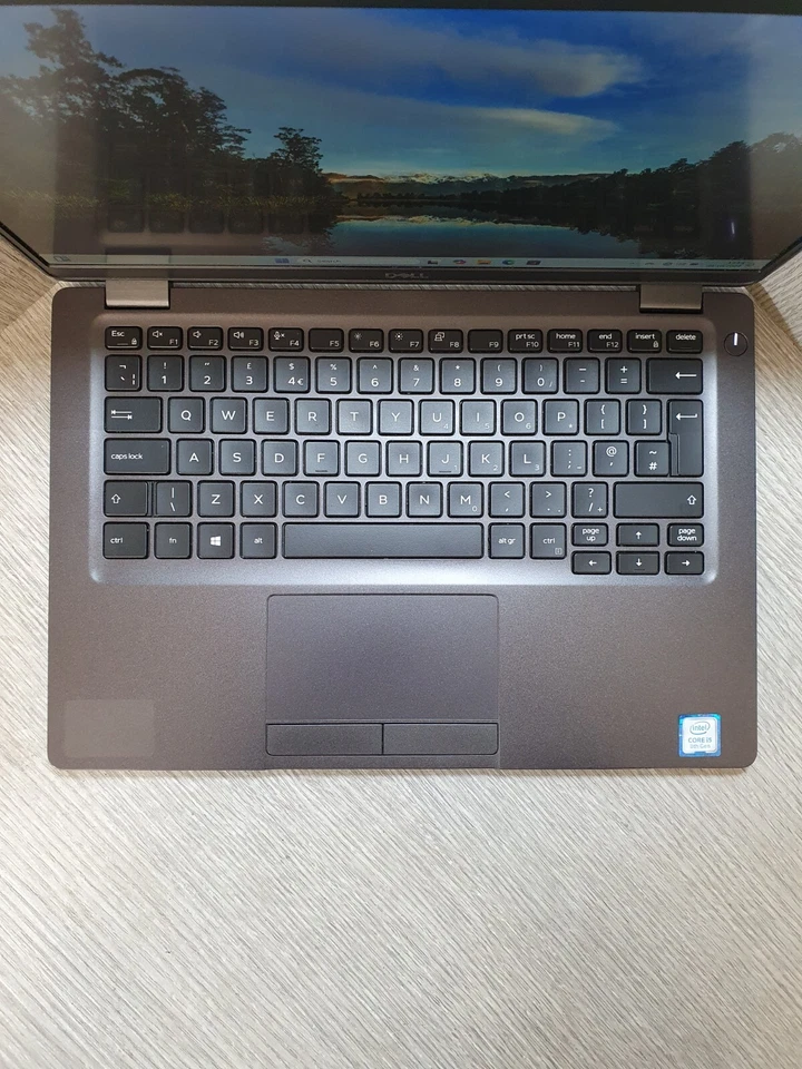 Dell Latitude 5300 · i5-8265U · 16GB · 256GB, photo 2 of 5