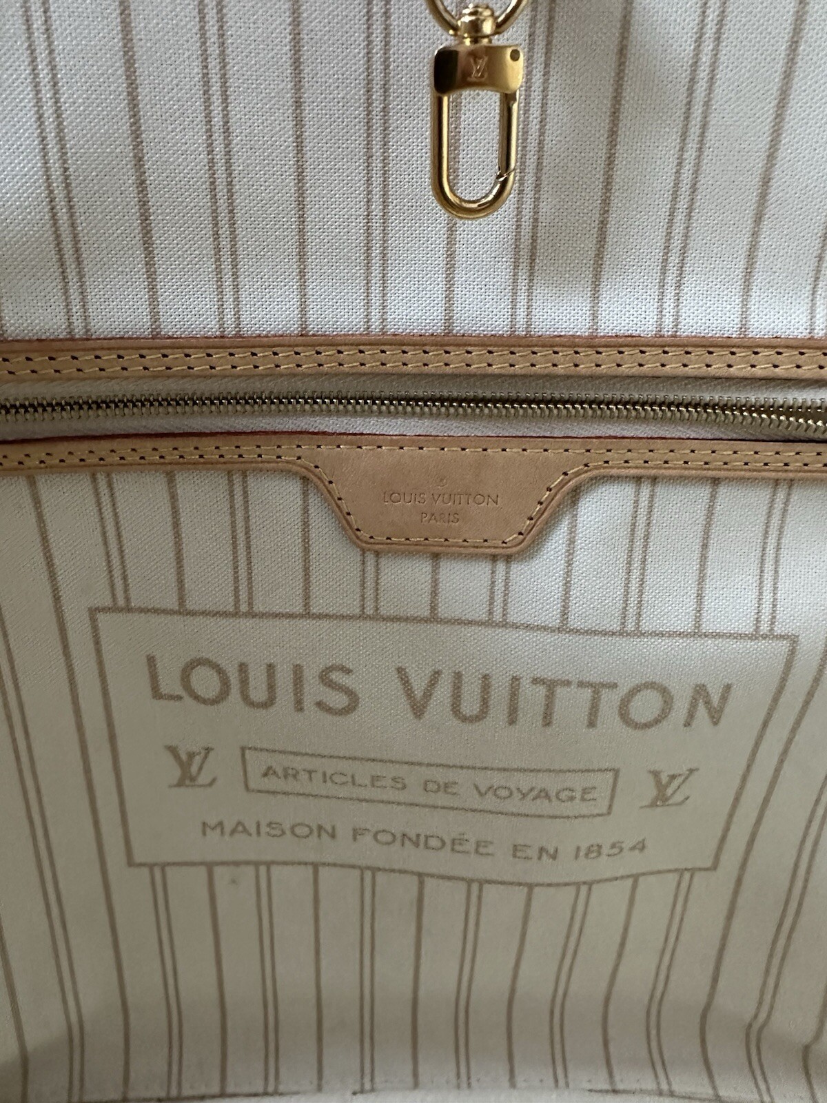 Louis Vuitton Neverfull MM - image 10