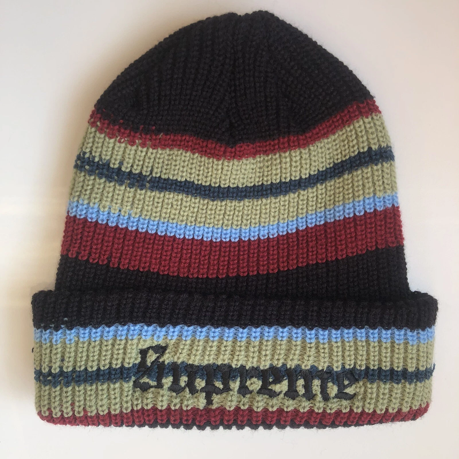Bonnet Supreme FW19 à rayures brillantes NOIR