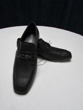GUESS Men's Black Hinn Slip on dress shoes. size 9 NWOT