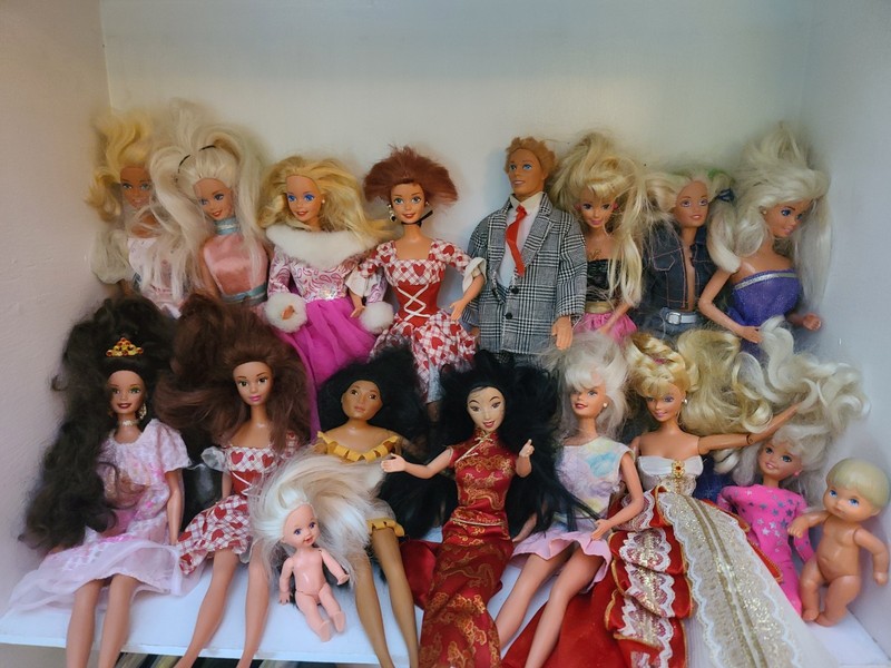 Barbie Fashion & Baby Dolls Lot - Barbie, Ken, Clothing/Accessories - 17 Dolls 