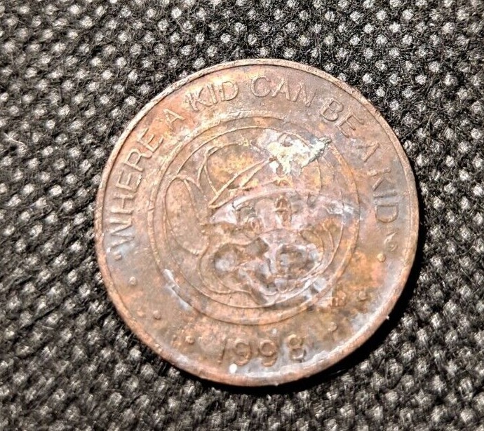 1998 CHUCK E CHEESE WHERE A KID CAN BE A KID TOKEN! e5393XCX | eBay