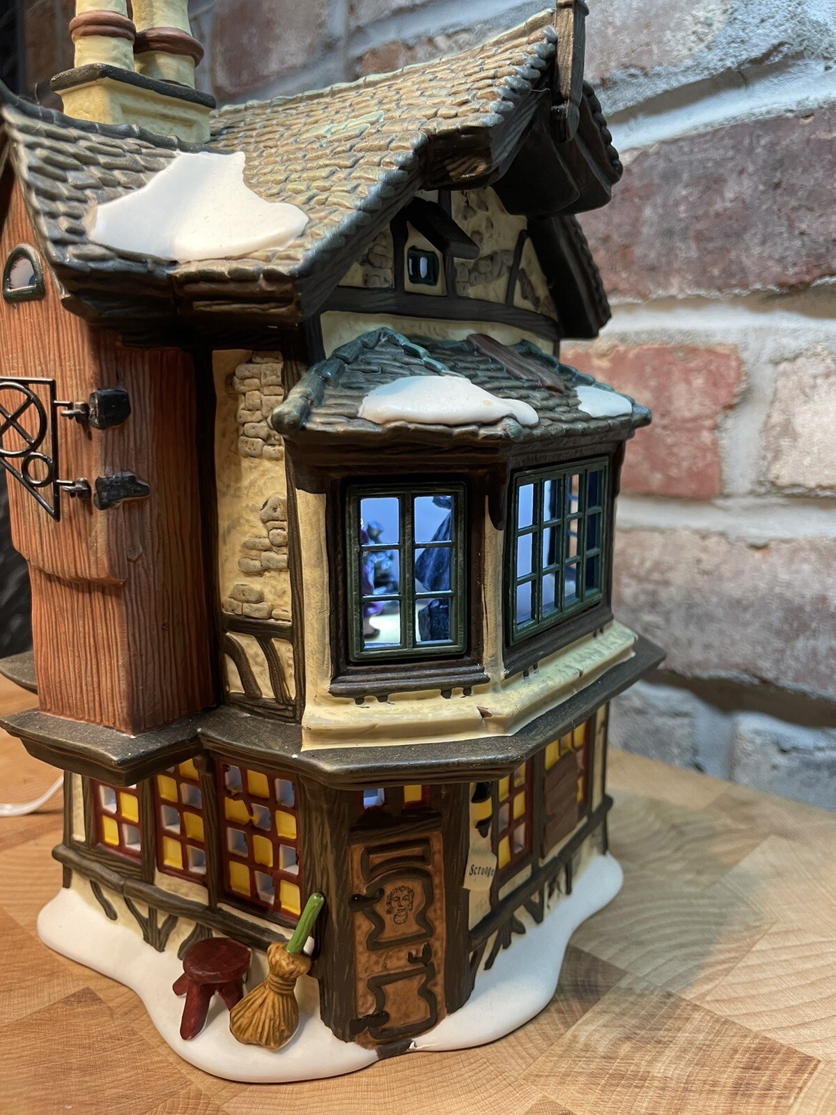 Department 56 Dickens' Village Ebenezer Scrooge's House Lit House