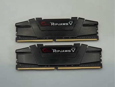 G.SKILL RIPJAWS V 32GB 2x16GB 3200 MHz DDR4 RAM Black C16-18-18-38