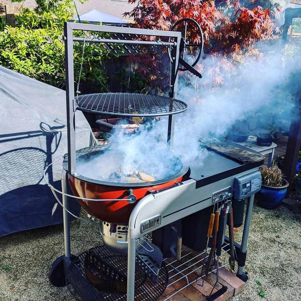 Accesorio de parrilla estilo hervidor Ash & Ember, 24" de diámetro Rejilla ajustable Foto 3 de 4