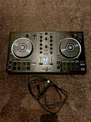 Pioneer DDJ RB Rekordbox DJ Controller - Schwarz