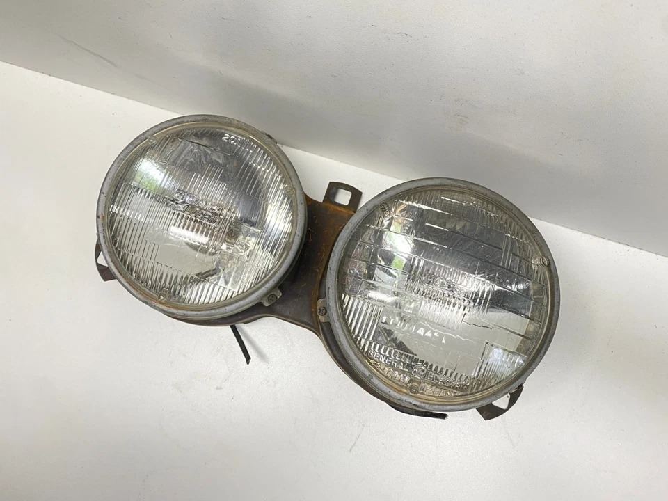 1985 BMW 318i FRONT RIGHT PASSENGER SIDE HEADLIGHT OEM, 114-58009 - Image 2 of 4