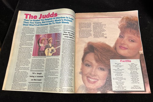 WYNONNA & NAOMI THE JUDDS Fotocover Januar 1986 Musikstadt Nachrichten SELTEN - Bild 2 von 8