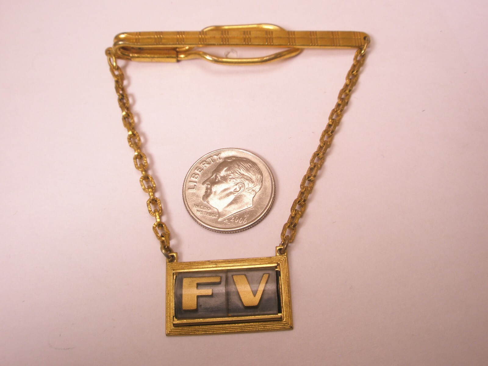FV Monogram Initial Cable Link Chain Vintage HICK… - image 2
