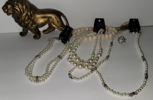 New 7 pc jewelry lot White Faux Pearl Set Trendy Nice Modern GIFT K31