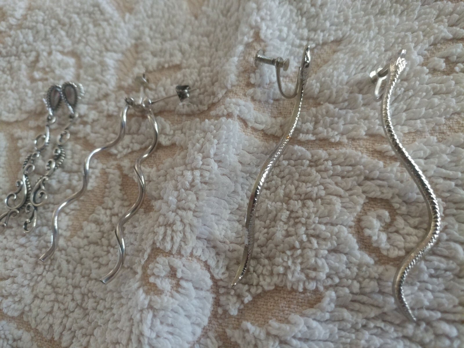 3 Dangling Earrings - image 12
