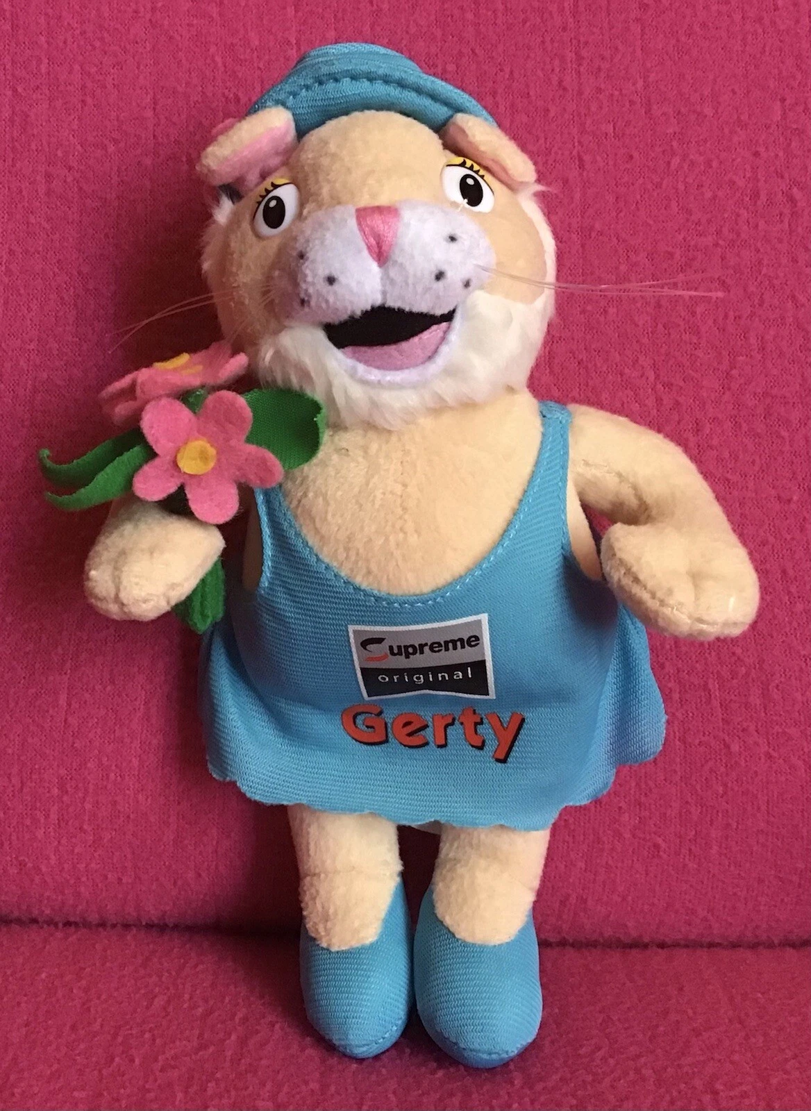 Peluche douce Supreme Original Petfoods Gerty Hamster en robe et talons 8