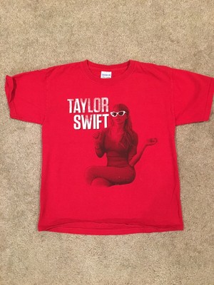 taylor swift red t shirt