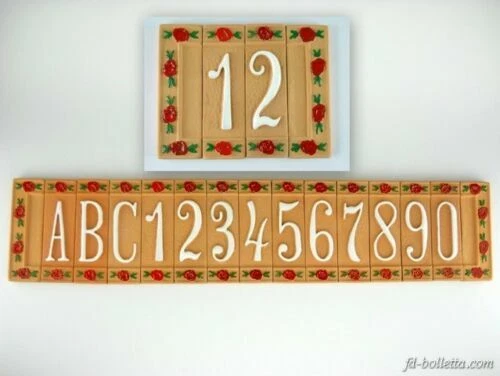 Targhe e cartelli in terracotta per la decorazione della casa