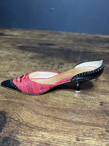 Just The Right Shoe 25560 Fire Thorn Miniature Resin Shoe by Raine - Picture 4 of 8